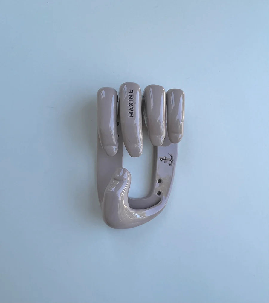Hand brooch 5.7cm